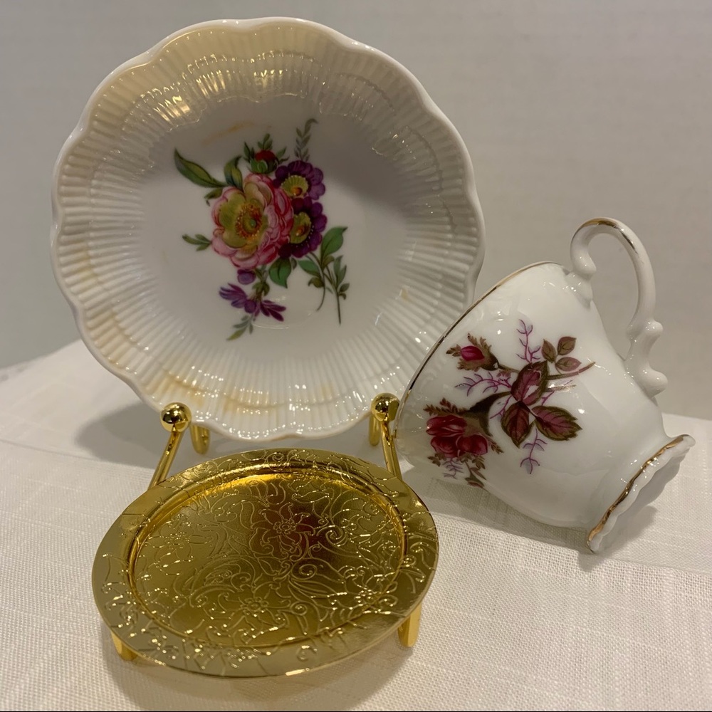 Small vintage tea cup and saucer set